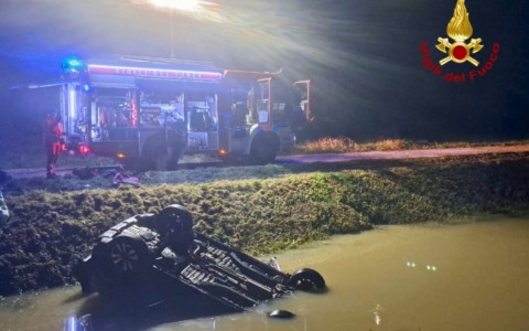 Cascina, tragedia nel fosso: muore una donna di 78 anni