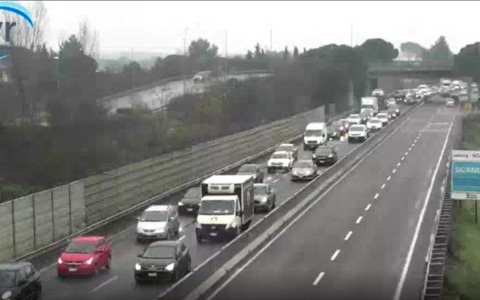 Incidente sulla Fi-Pi-Li causa 6 chilometri di coda