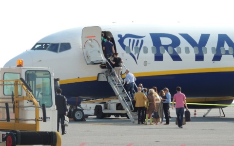 Aggressione a lavoratrice durante imbarco volo Ryanair a Pisa