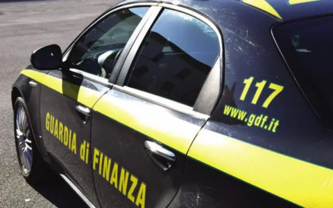 Scoperta evasione fiscale da 800mila euro: coinvolte due influencer