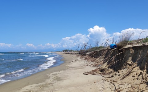 Il mare ha inghiottito le dune di San Rossore e Calambrone in vent’anni