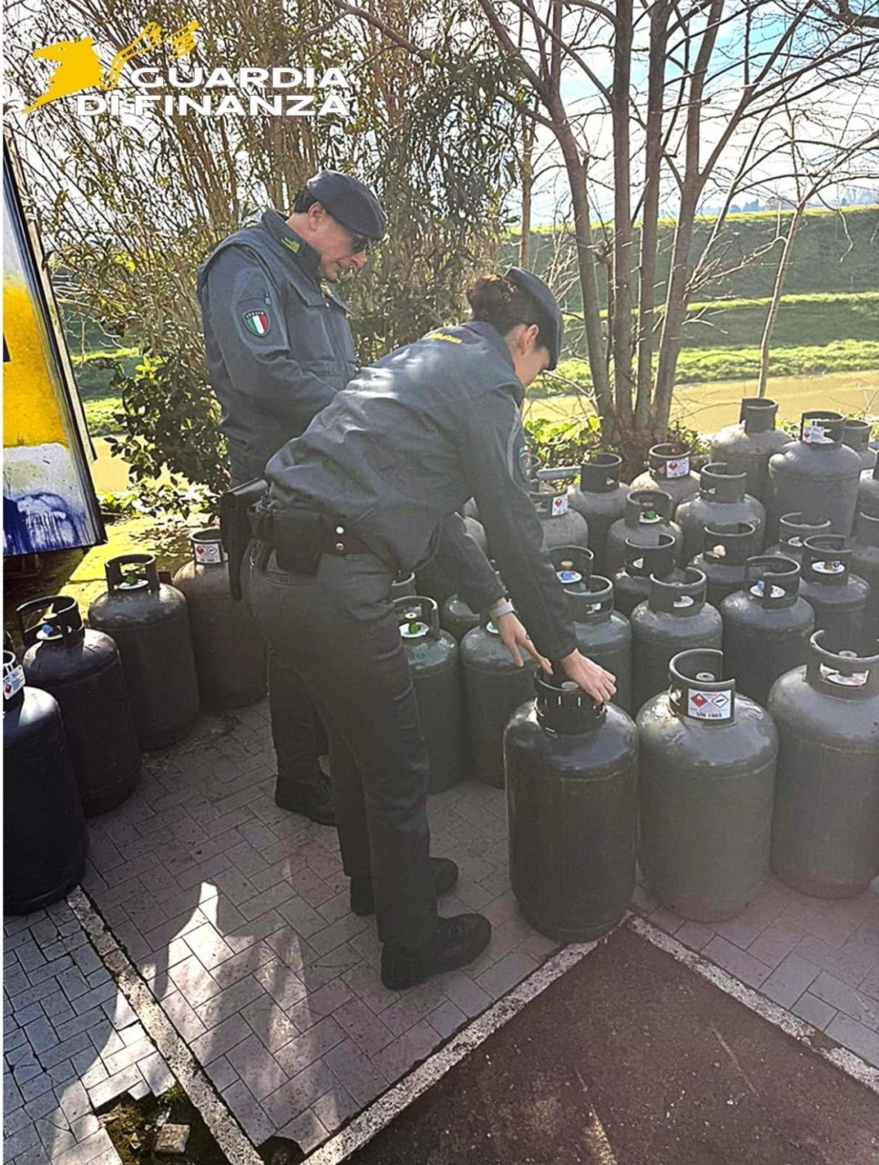 Sequestro di Gpl irregolare: 127 bombole e due denunciati dalla Guardia di Finanza