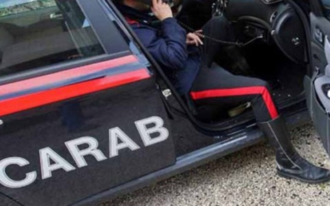 Aggressione con forbici a scuola: “Volevo ucciderla come nel film”