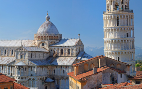 Pisa, il Comune limita l’apertura di negozi di souvenir nel centro storico