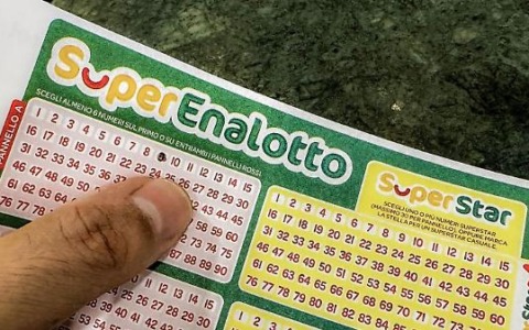 Pisa, vincita al Superenalotto: scoperta in tabaccheria