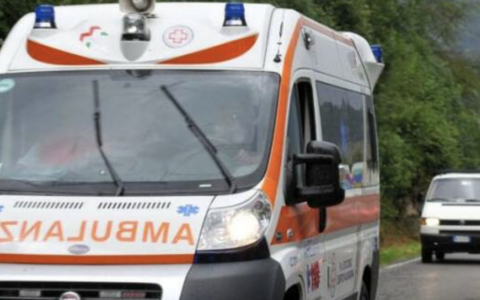 Tamponamento multiplo sulla Fi-Pi-Li: traffico in tilt e ambulanze in azione